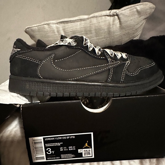 Travis Scott Jordan 1 low kids - Picture 3 of 4